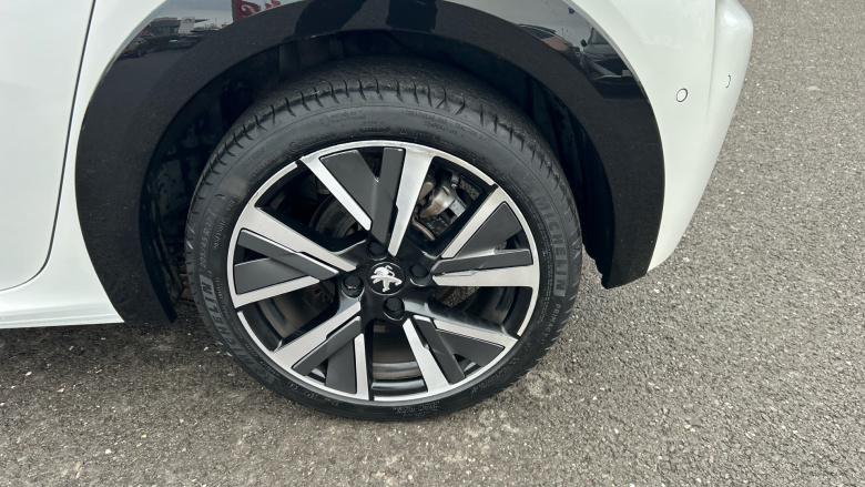 Peugeot 208 1.2 PureTech 100 GT 5dr EAT8 Petrol Hatchback